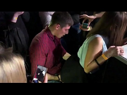 ❤️ Nyata jinis ing klub wengi Russian. 18 taun-lawas Russian girl ing anus lan tempek bajingan ing klub wengi ❤ Saru ayu ing kita  ﹏